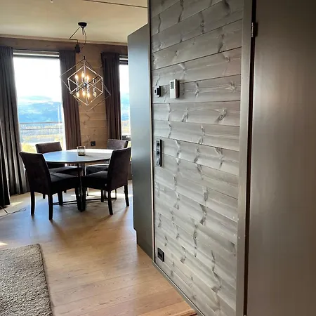 Riddertunets Utsikt Til Slettefjell